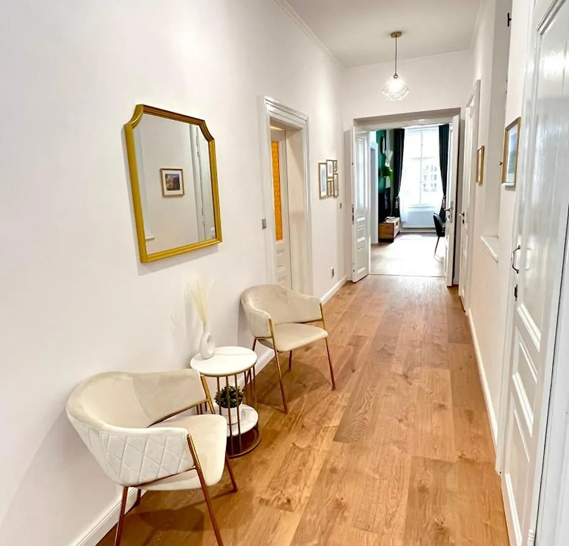 Prekrasny 2Bdr Byt Na Praze 1 Prague Apartment